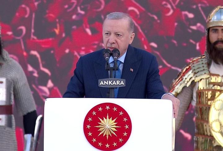 Cumhurbaşkanı Erdoğan: Ruhunu 1 dolara satan alçaklar bunun bedelini mutlaka ödeyeceklerdir