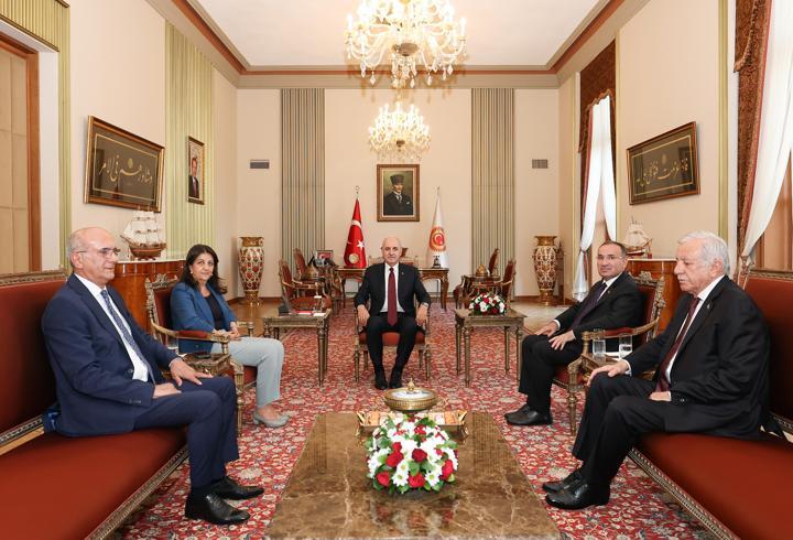 TBMM Başkanı Kurtulmuş, Meclis başkanvekillerini kabul etti