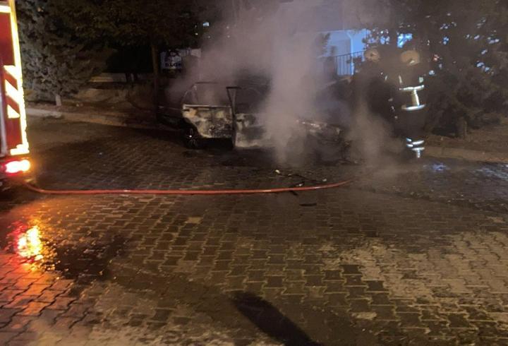 Nevşehir'de park halindeki otomobil yandı