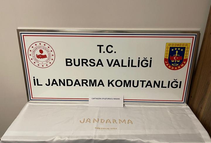 Yol kenarında uyuşturucu satan şüpheli yakalandı
