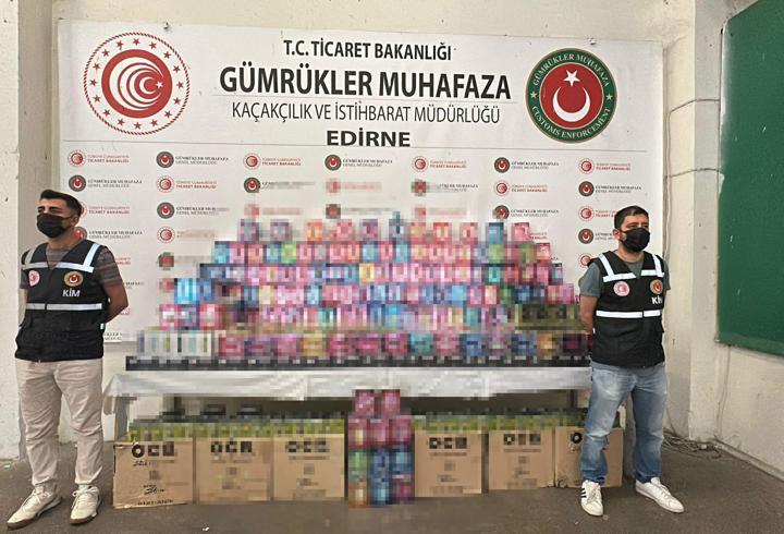 Kapıkule'de aranan TIR'da 3 bin 193 kaçak elektronik sigara ele geçirildi
