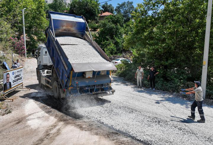 Serik Haskızılören Mahallesi yeni yoluna kavuştu