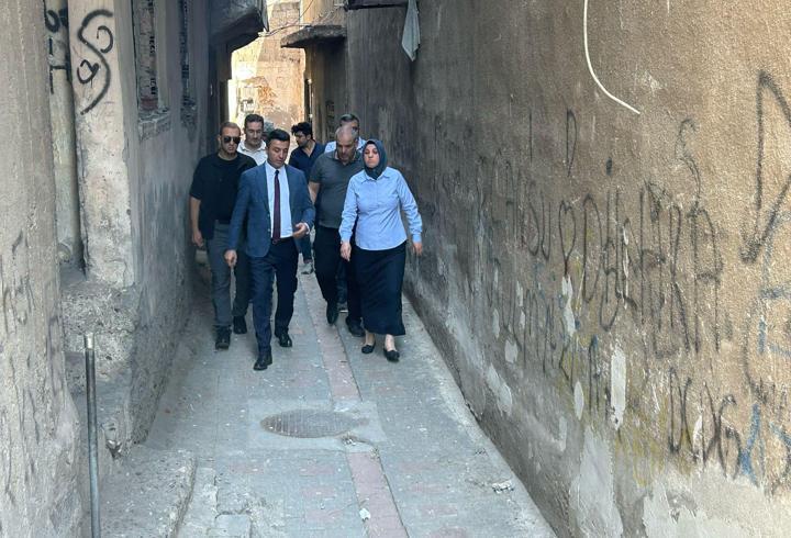 Bağlar Kaymakamı Özdemir’den Muradiye Mahallesi’ne ziyaret