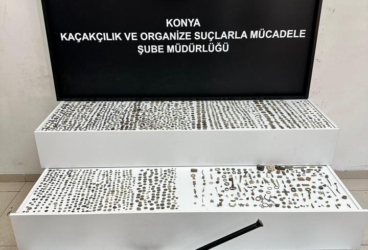 Konya'da tarihi eser operasyonunda 2 bin 108 parça eser ele geçirildi