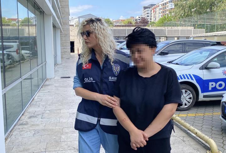 Annesini 11 yerinden bıçakla yaraladı