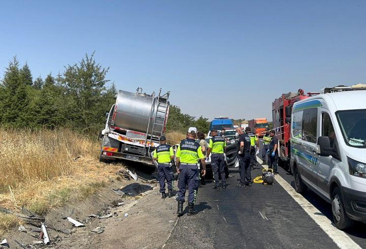 Tekirdağ'da kamyon ile otomobil çarpıştı: 4 ölü