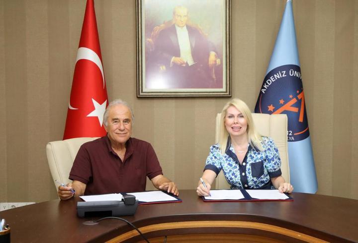Nöroloji poliklinik inşaatına hayırsever desteği