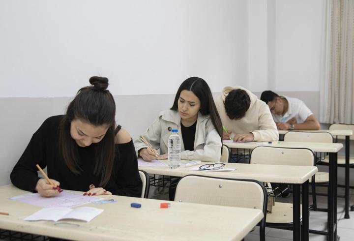 Büyükşehir öğrencilerin YKS tercih döneminde de yanında