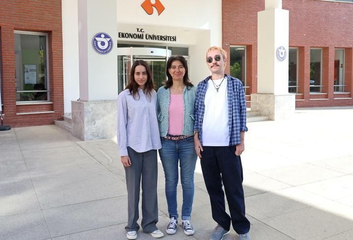 Akıllı asistana 'akademik' destek