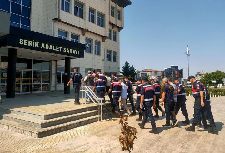 Jandarma aranan 7 şüpheliyi yakaladı