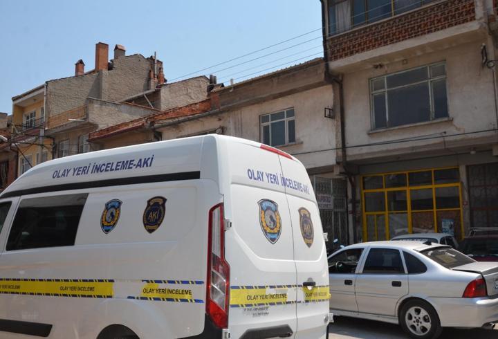 Tavşanlı'da bir kişi evinde ölü bulundu