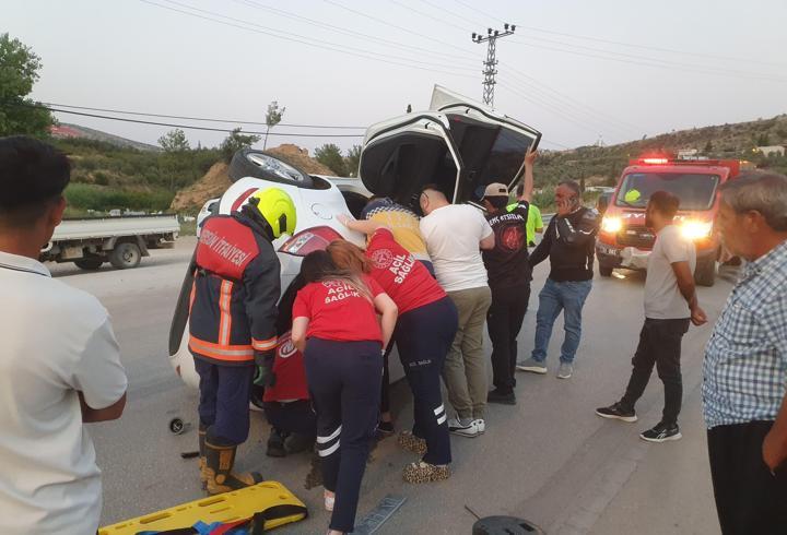 Takla atan otomobilin sürücüsü yaralandı