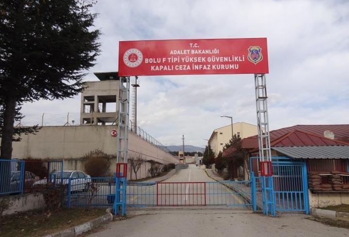 Cezaevinde koğuş arkadaşını bıçakla öldürdü