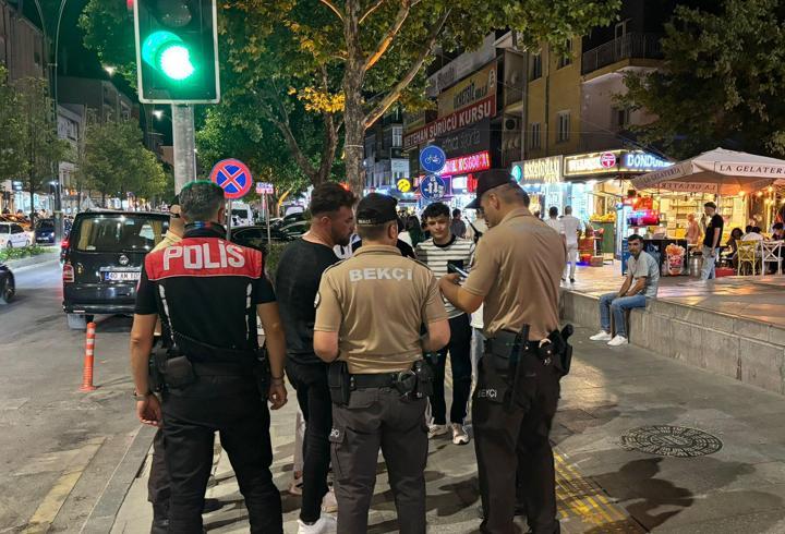 Kırşehir’de polis ekiplerinden kent genelinde huzur uygulaması