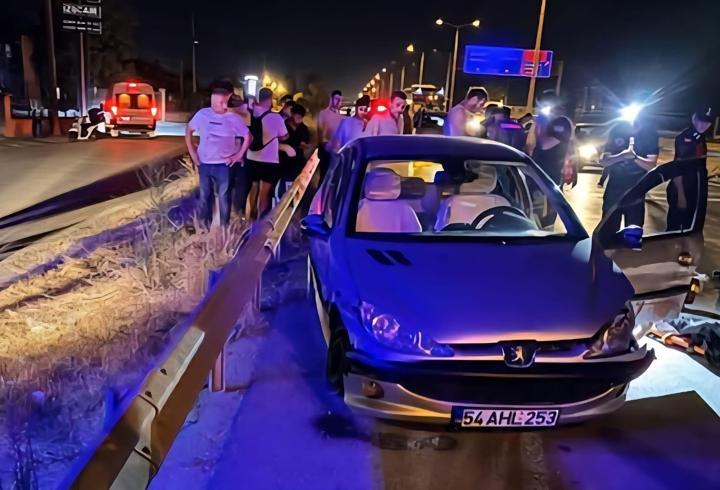 Bariyerlere çarpan otomobilin sürücüsü öldü