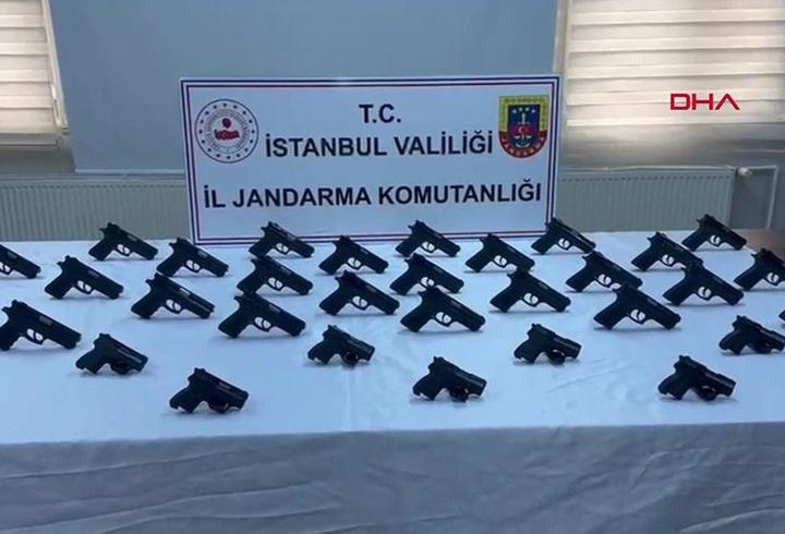Eyüpsultan’da sokak ortasında silah operasyonu… 6 şüpheli suçüstü yakalandı