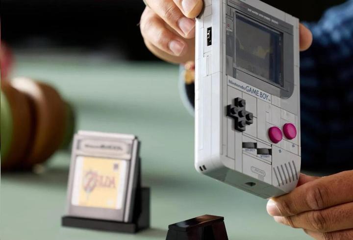 Game Boy için 1:1 ölçekli bir yapım seti geliştirdi