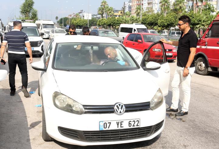 Direksiyon başında ölü bulundu