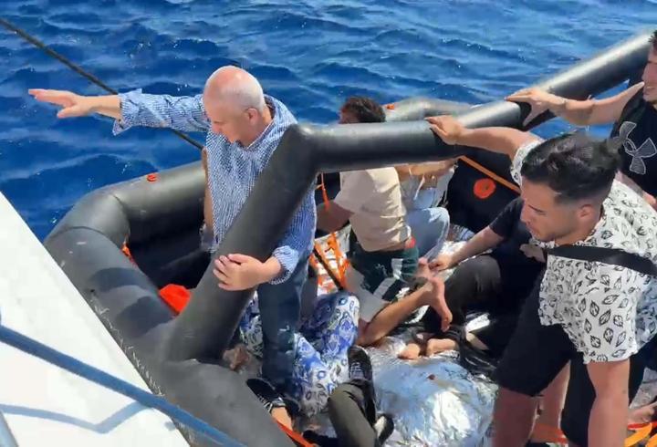 Bodrum’da 13 kaçak göçmen kurtarıldı