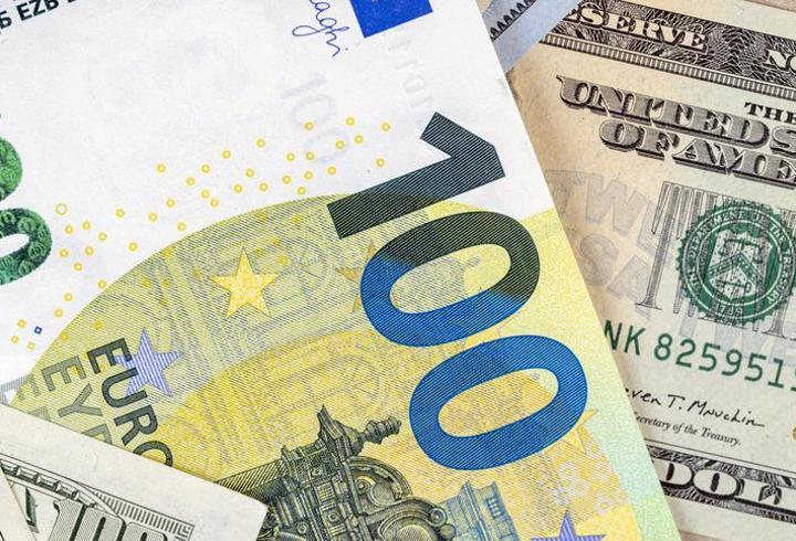 Dolar ve euro güne yatay başladı