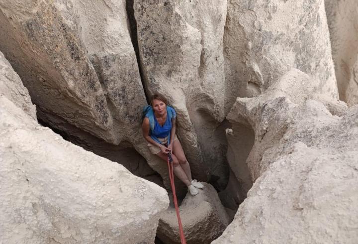 Nevşehir’de vadide mahsur kalan turist kurtarıldı