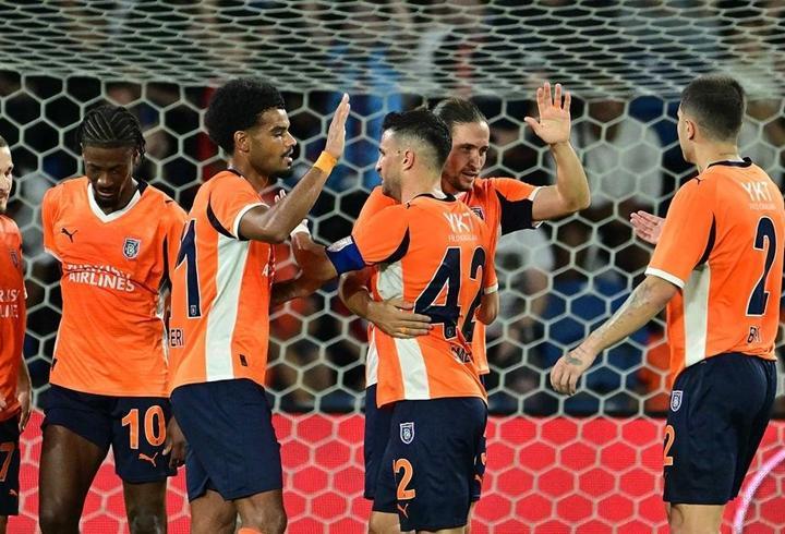 Başakşehir, güle oynaya turladı