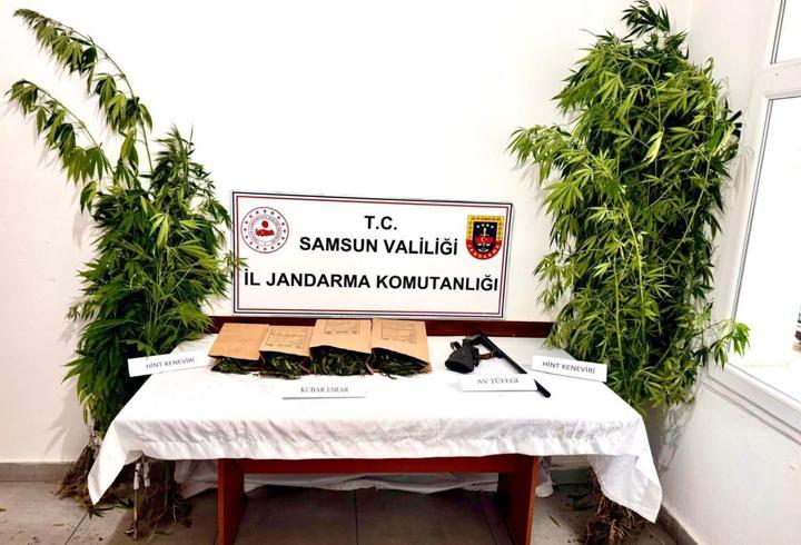Evinde 1 kilo kubar esrar ile yakalandı