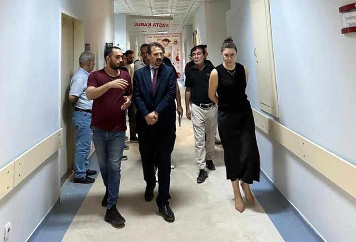 Cizre Devlet Hastanesi Başhekimi Dr. Sapan hastanede incelemede bulundu