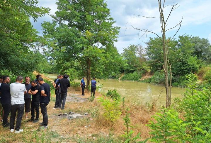 Sakarya Nehri’ne girip kayboldu