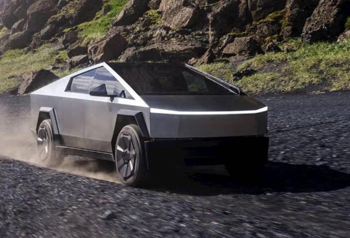 Tesla, daha küçük bir pikap üzerine çalışma yapabilir