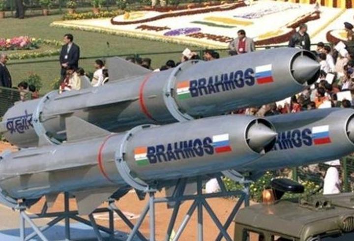 Hindistan, 'Brahmos' füzesi ile tehdit etti: "Pakistan yanlış bir adım atarsa..."