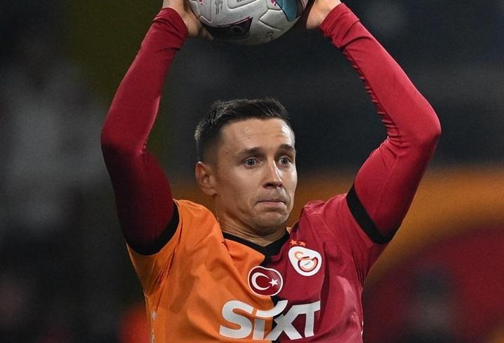 Galatasaray, Przemyslaw Frankowski’nin transferini açıkladı