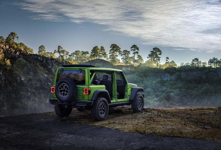 Jeep, Jurassic World" filminde tanıtım yapacak