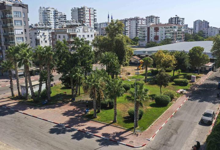 Ferdi Zeyrek’in adı Muratpaşa’da parkta yaşatılacak