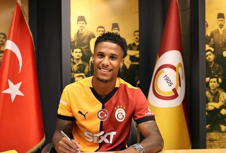 Galatasaray’da Ismail Jakobs, resmen imzaladı
