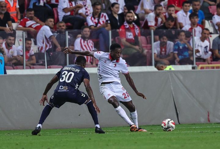 Samsunspor’da yeni transfer Musaba sakatlandı