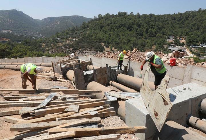 Bodrum'un patlayan hatlarını büyükşehir yeniliyor