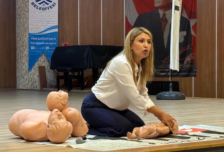 Bodrum'da gazetecilere iş sağlığı ve ilkyardım eğitimi