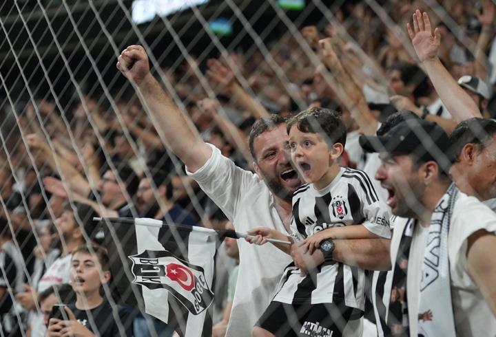 Beşiktaş - St. Patrick's maçı biletleri satışa çıkıyor