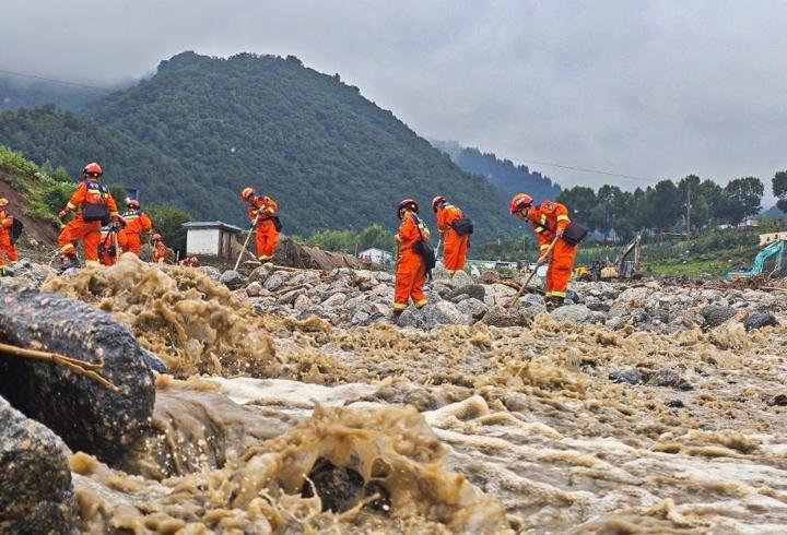 Çin’de sel felaketi: 15 ölü
