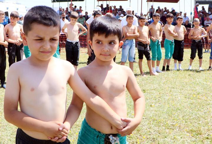 Pehlivanlar Erzurum Ovası’nda peşrev çekti