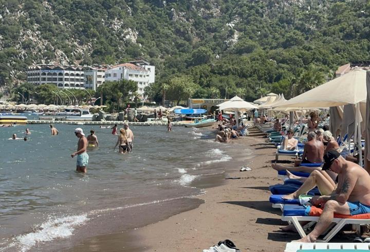 Marmaris sahilleri doldu