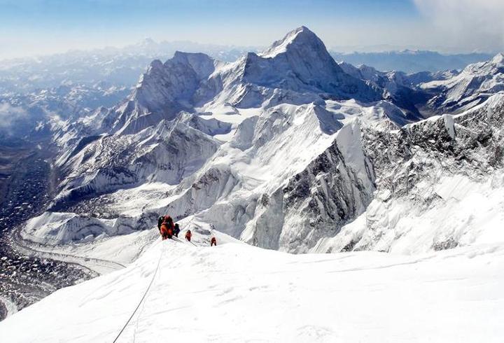 Everest'te 10 yıl sonra bir ilk