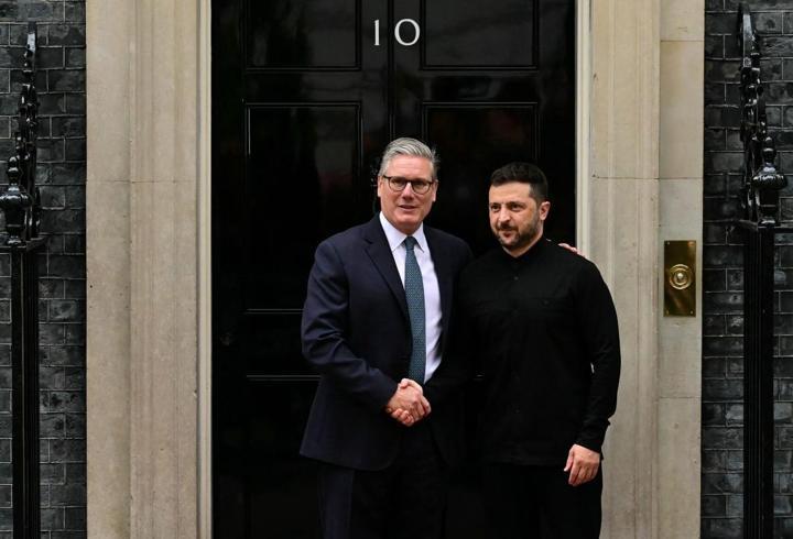 Starmer ve Zelenski, Londra'da bir araya geldi