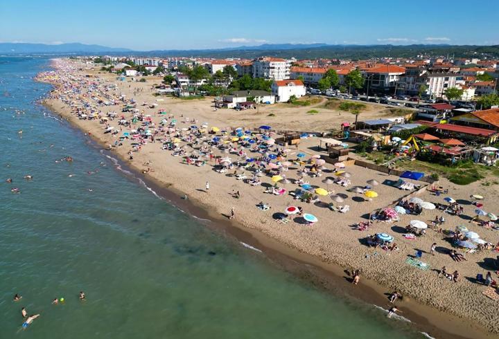 Sakarya'nın 3 ilçesinde denize girmek bugün de yasaklandı