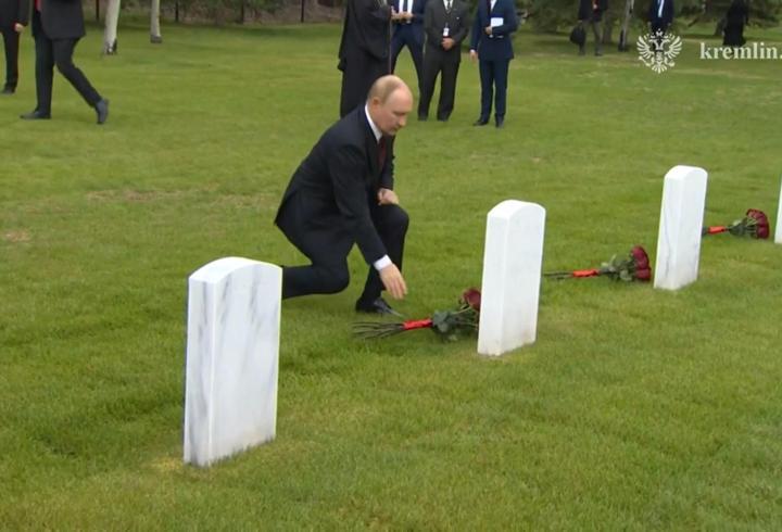 Putin, Alaska’daki Sovyet mezarlarını ziyaret etti