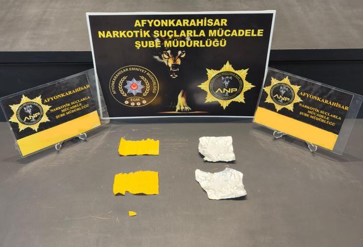 Durdurulan araçlardan uyuşturucu çıktı