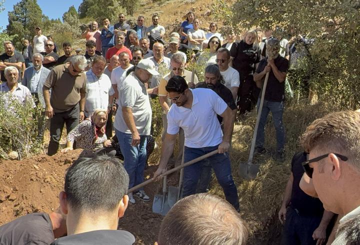 Eski milli güreşçi Hüseyin İldem, son yolculuğuna uğurlandı