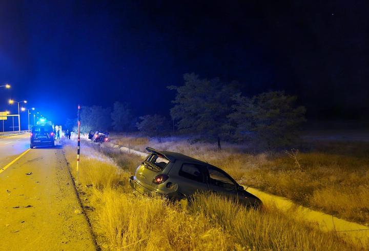 Minibüs arızalanan otomobile arkadan çarptı: 6 yaralı