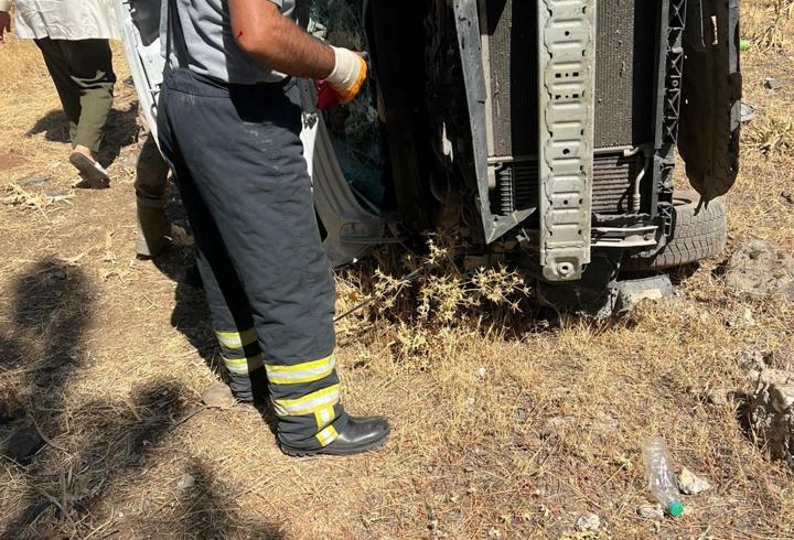 Elazığ'da Kaza: Hafif Ticari Araç Şarampole Yuvarlandı